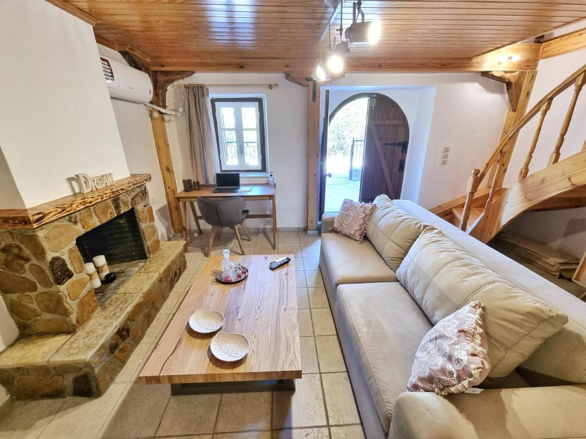 Villa Karya Boutique Mansion à Kariá Extérieur photo